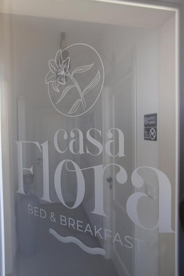 Casa Flora - Bed And Breakfast Torre San Giovanni Ugento Esterno foto